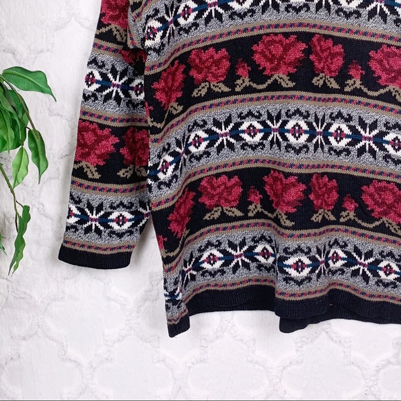 Vintage Floral Rose Aztec Printed Sweatshirt - Picture 3 of 6